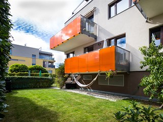 U výstavby, Praha 10 - Dolní Měcholupy