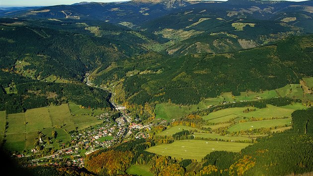 V Hornm Marov vs nau etrnmu turismu, kter respektuje prodn prosted a vnuje pozornost horskm vesnikm, mstn historii, zvykm a zdejm obyvatelm.