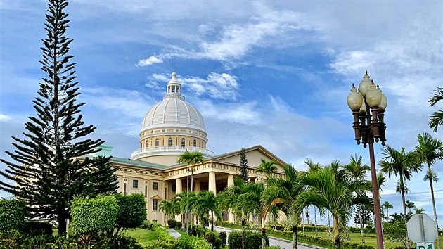 Ngerulmud - sdlo vldy a  hlavn msto Palau. Nejmen hlavn msto svta s asi 400 obyvateli a budovou po vzoru americkho Capitolu