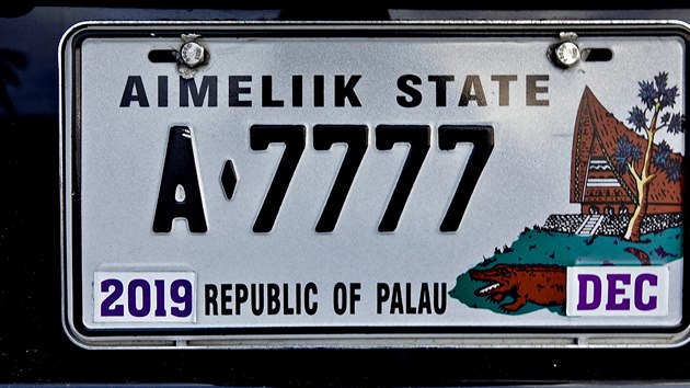 SPZ sttu Aimeliik s krokodlem. Palau m celkem 16 stt. V tch nejmench je nkdy pouze nkolik destek automobil.