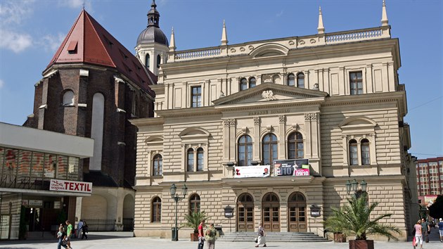 Budova Slezskho divadla na Hornm nmst v Opav
