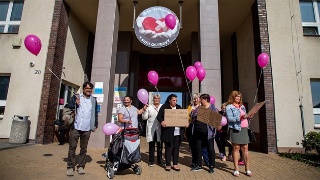 Ostravský protest žen a romského aktivisty Kumara Vishwanathana kvůli odškodnění za protiprávní sterilizace. (11. září 2020)