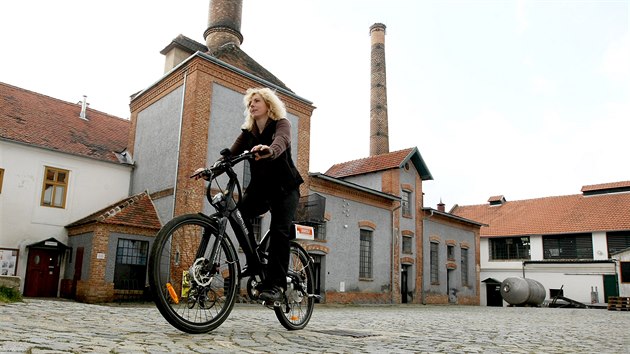 Dnes je are�l pivovaru pe�liv� opraven, op�t se v n�m va�� pivo. A nejen d�ky Post�i�in�m l�k� ka�d� rok v�c a v�c turist�.