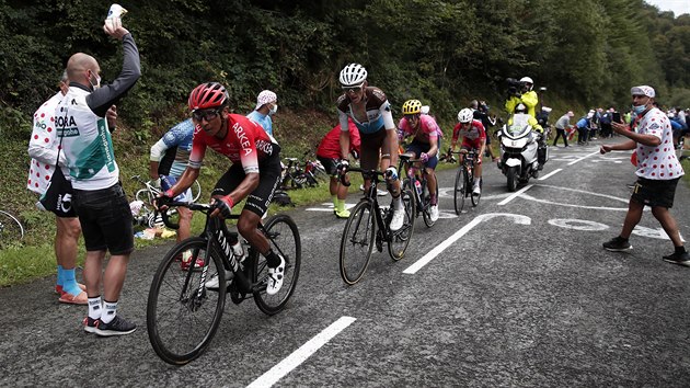 Nairo Quintana v devt etap Tour de France, za nm Romain Bardet, Rigoberto Uran a Guillaume Martin.