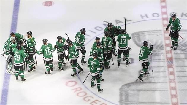 Hokejist Dallas Stars slav vtzstv ve tetm finle Zpadn konference play off NHL.