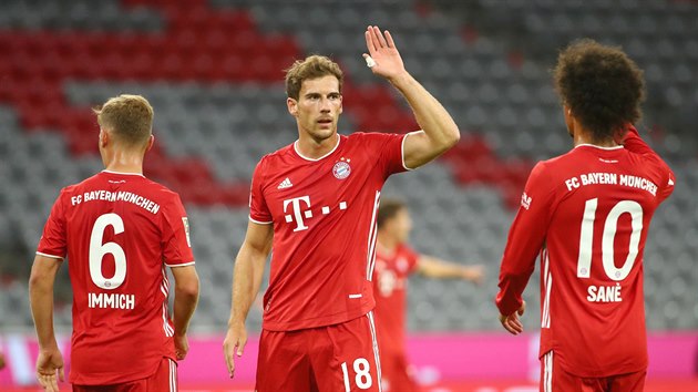 Leon Goretzka slav se spoluhri z Bayernu Mnichov svj gl.