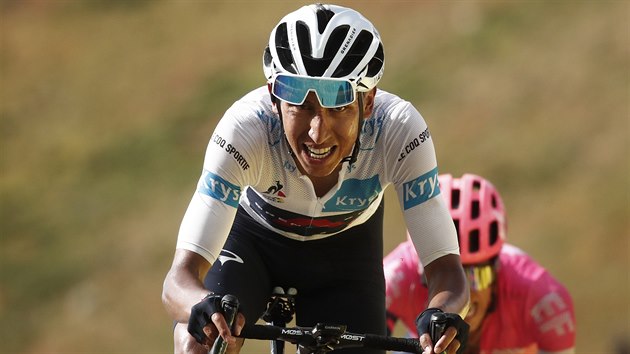Kolumbijsk cyklista Egan Bernal v prlbhu 13. etapy Tour de France.