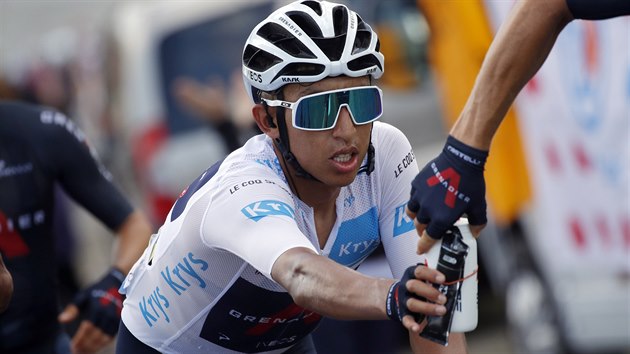 Kolumbijsk cyklista Egan Bernal v prbhu 13. etapy Tour de France.