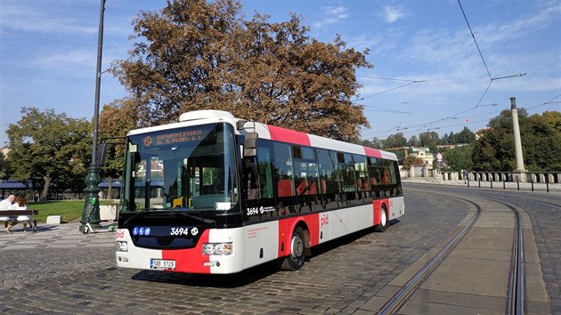 Prvn autobus v nov edo-erven barv. (16.9.2020)