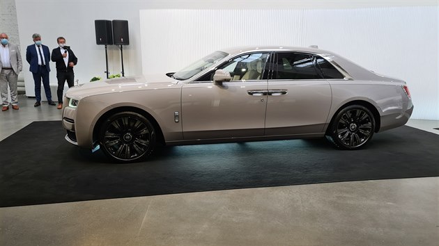 Nov Rolls-Royce Ghost na premie v Praze