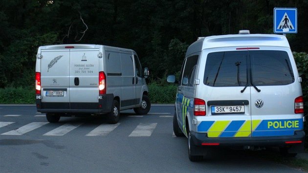 Na elezninm pejezdu na kraji Velkho Oseka na Kolnsku se v ptek vpodveer srazil motork s vlakem. (18. 9. 2020)