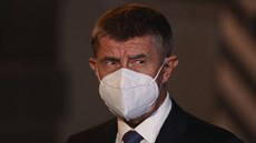 Premiér Andrej Babi� po jednání s prezidentem Milo�em Zemanem v Lánech. (14....