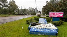 Tropická boue Sally zasáhla jih USA. Vichr pevrací vyí vozidla, rve stechy...