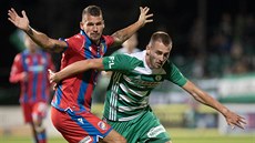 Plzeský obránce Luká Hejda (vlevo) a Roman Kvt z Bohemians