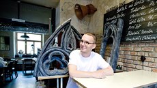 Filip Dvo�ák je autorem nové výstavy v liberecké hospod� Labský zámek.