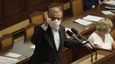 Miroslav Kalousek hovoří na mimořádném jednání Poslanecké sněmovny. (16. září...