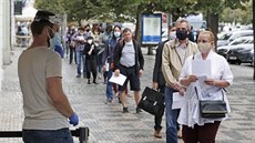 Odb�rové místo pro testování na covid-19 v Praze na Václavském nám�stí. (10....