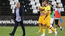 Trenér José Mourinho (vlevo) a útoník Harry Kane z Tottenhamu po vydeném...