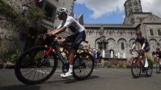 Kolumbijský cyklista Egan Bernal v prúbhu 13. etapy Tour de France.
