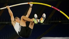 �védský ty�ka� Armand Duplantis sebral Sergeji Bubkovi nejlep�í výkon pod �irým...