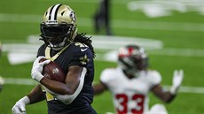 Alvin Kamara (z New Orleans Saints bí pro touchdown v zápase s Tampa Bay...