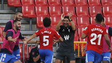 Fotbalisté Granady se radují z gólu, který v duelu s Athletikem Bilbao vstřelil...