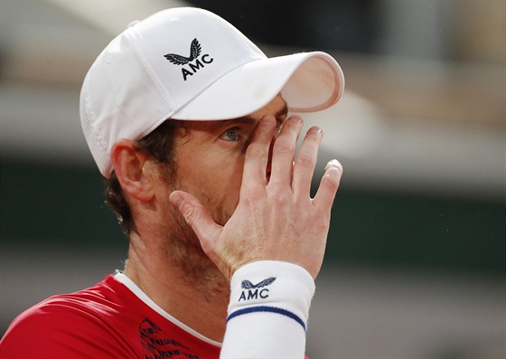 Brit Andy Murray v zápase prvního kola Roland Garros.