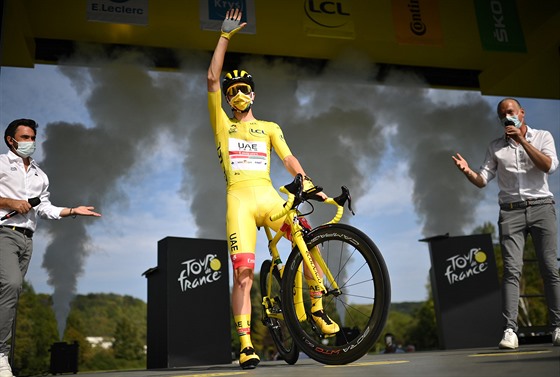 VE LUTÉ. Tadej Pogaar ped startem poslední etapy Tour de France.