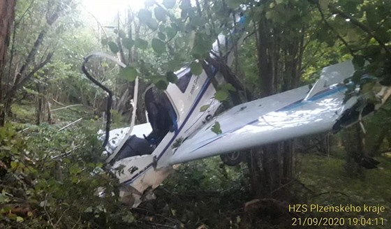 Na Tachovsku spadl ultralight. Podle záchranářů pilot neutrpěl žádná viditelná...