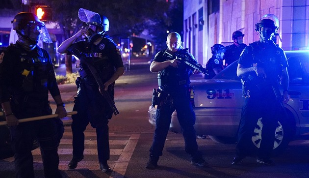 Policista v USA dostal z případu zastřelení černošky Taylorové téměř tři roky vězení