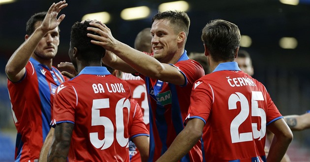 Plzeň - SönderjyskE 3:0, už jen krok od pohárů, k postupu pomohly hrubky soupeře