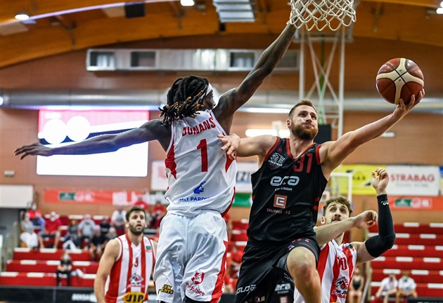 Basketbalisté Nymburka kvůli nákaze v týmu odložili vstup do Ligy mistrů