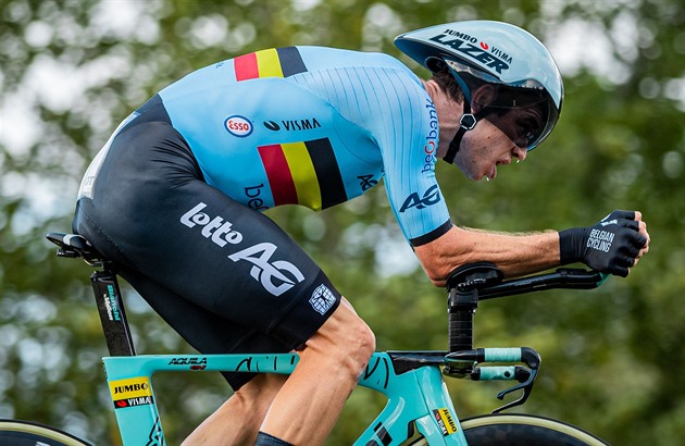 Před rokem se učil chodit, teď je vyvoleným. Van Aert může vyhrát všechno