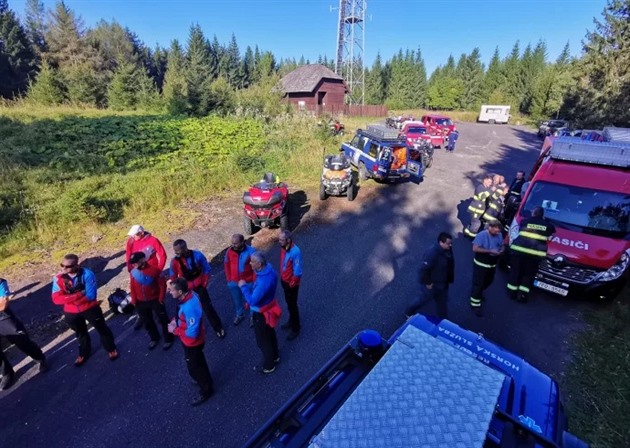 lenové horské sluby, hasii i policisté hledali v okolí Huské hory u Horské...