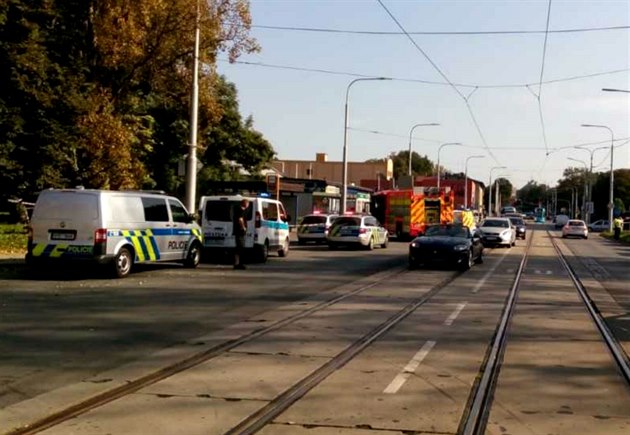 Policejní fotografie místa nehody na Sokolské ulici v Ostrav, pi sráce dvou...