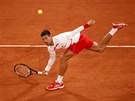 Srb Novak Djokovi v zápase prvního kola Roland Garros.