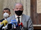 Ministr zdravotnictví Roman Prymula hovoí s novinái po svém uvedení do úadu....