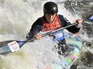 Kajakáka Kateina Kudjová na ME ve vodním slalomu v Praze.