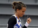 Barbora Strýcová se raduje v prvním kole na Roland Garros.