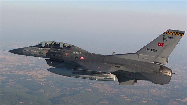 Letoun F-16 ve slubch tureckho letectva