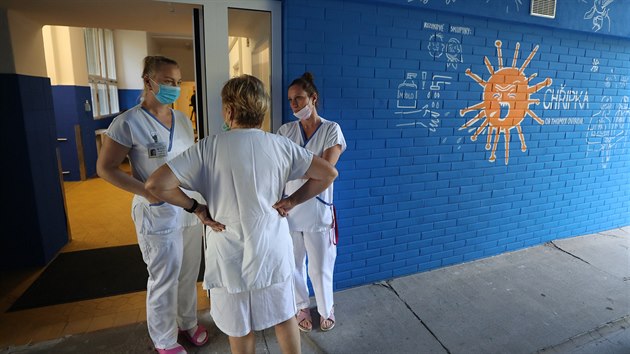 Nemocnice Na Bulovce otevr Okovac centrum (22. z 2020)