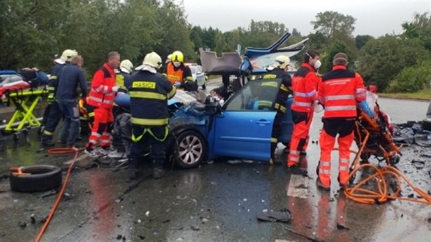 K elnmu stetu dvou osobnch aut dolo v sobotu dopoledne na Chrudimsku. (26. z 2020)