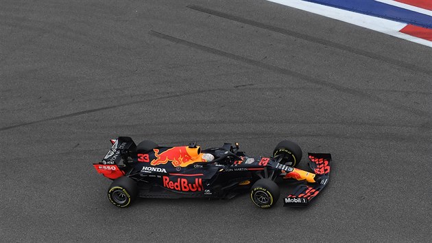 Max Verstappen ze stje Red Bull v kvalifikaci na Velkou cenu Ruska