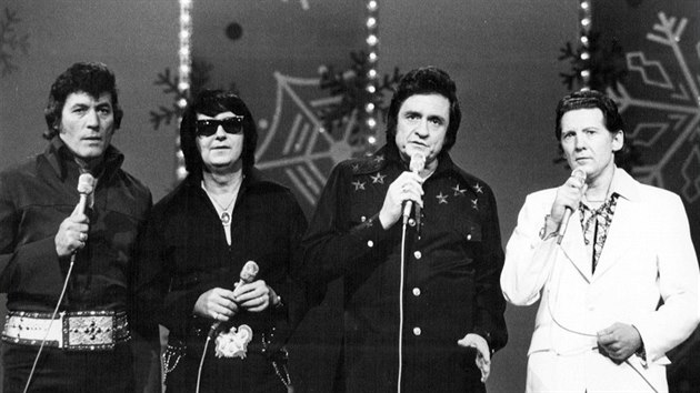 Hvzdn sestava: Carl Perkins, Roy Orbison, Johnny Cash a Jerry Lee Lewis, rok 1977