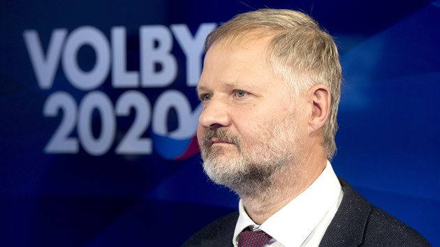Senátor Václav Hampl v diskusním pořadu Rozstřel. (29. září 2020)