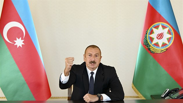 Ázerbájdžánský prezident Ilham Alijev promlouvá k národu. (27. září 2020)