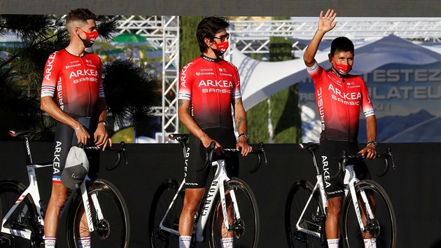 Jezdci tmu Arka-Samsic ped startem Tour de France. Fanoukm mv Nairo Quintana.