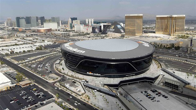 Celkov pohled na Allegiant Stadium, domov Las Vegas Raiders