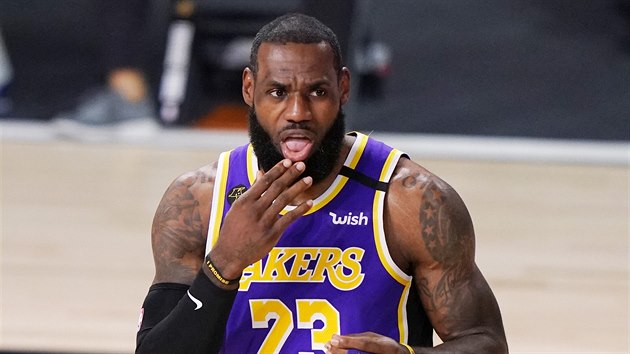 LeBron James z LA Lakers dostal v zpase s Denverem do st.