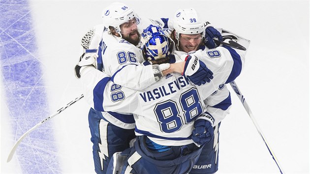 Gólová radost hokejistů Tampy ve finále Stanley Cupu